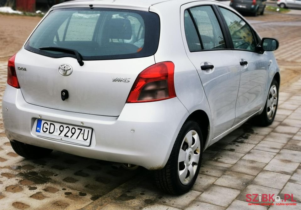 2007' Toyota Yaris photo #3