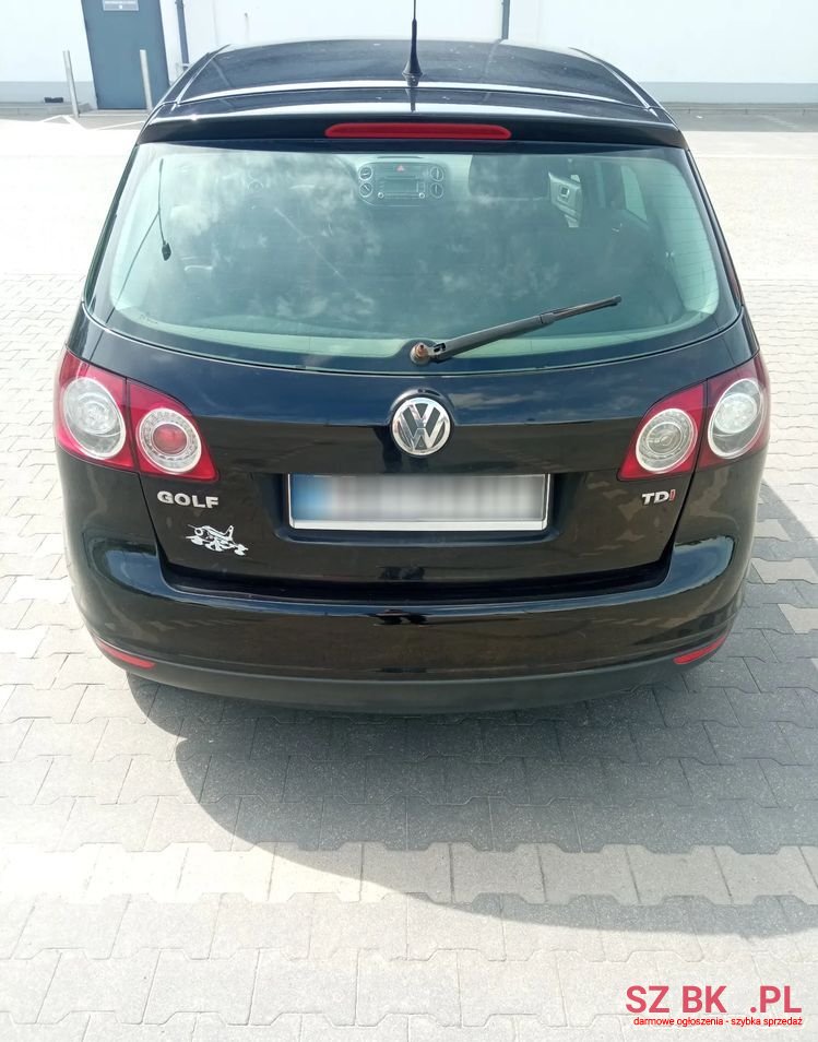 2005' Volkswagen Golf photo #4