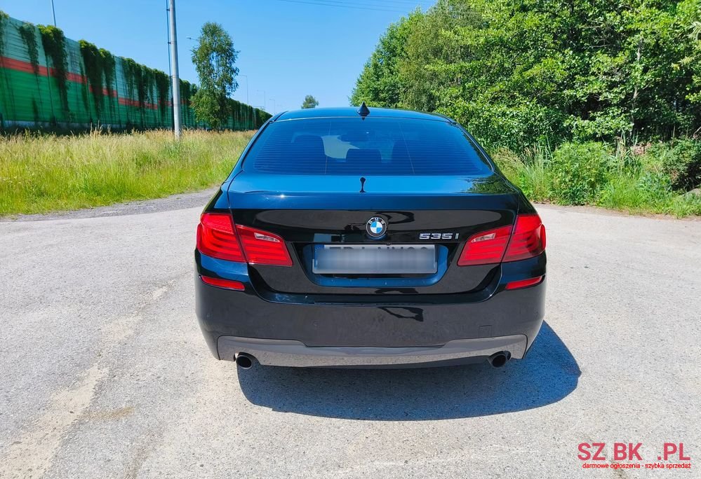 2011' BMW 5 Series 535I Xdrive photo #6