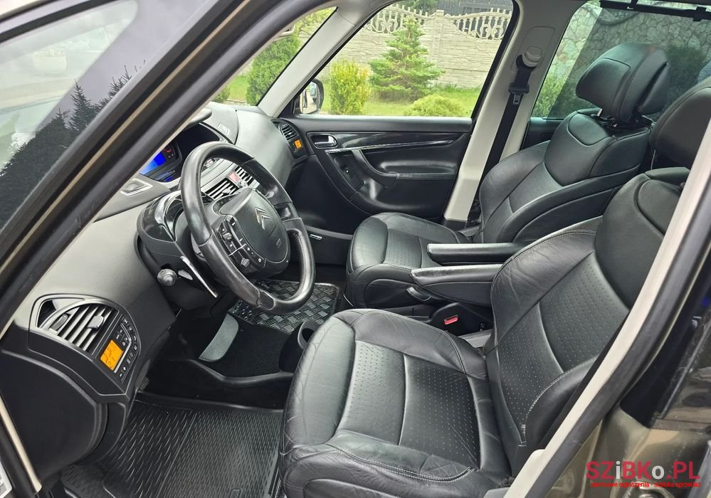 2008' Citroen C4 Grand Picasso photo #6