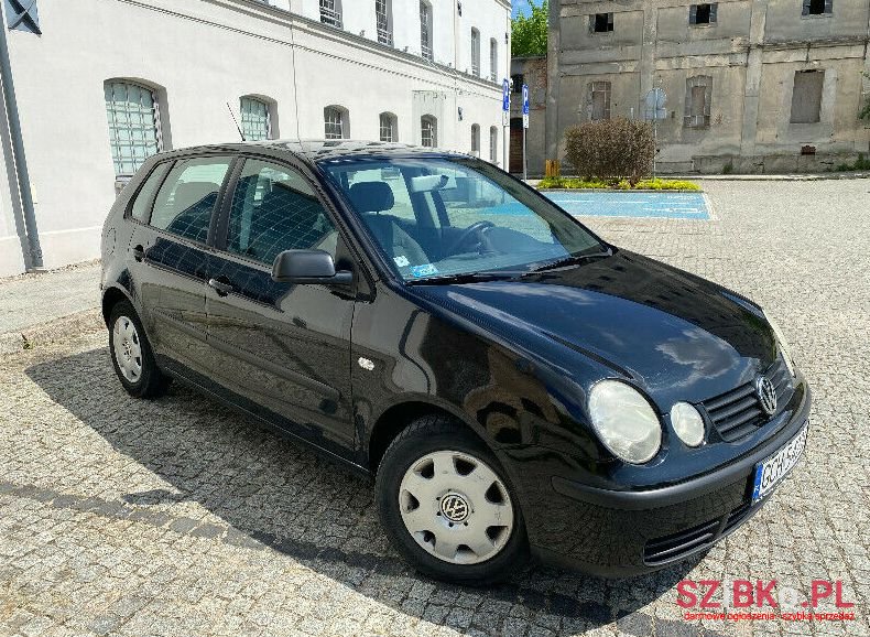 2002' Volkswagen Polo photo #1