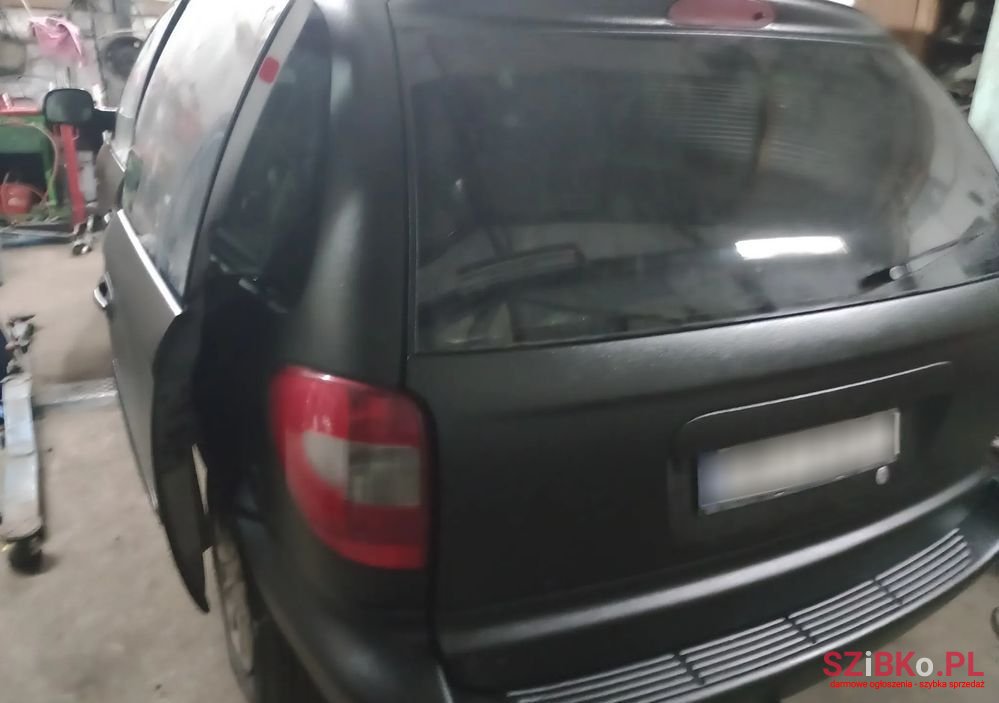 2001' Chrysler Voyager photo #4