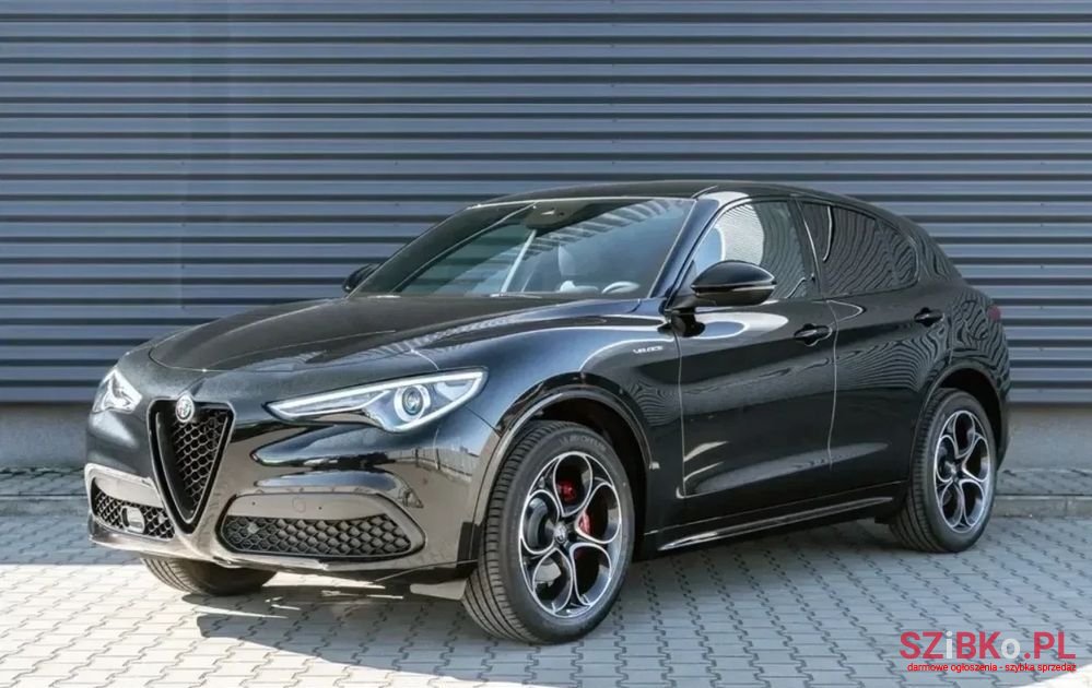 2022' Alfa Romeo Stelvio photo #4