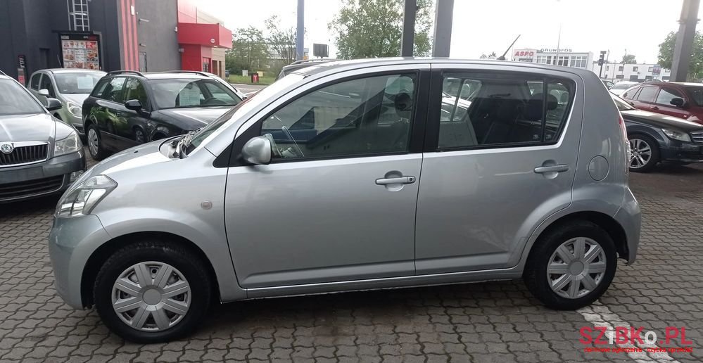 2006' Daihatsu Sirion 1.3 photo #3
