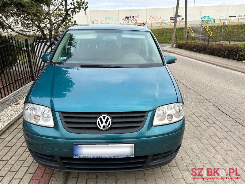 2003' Volkswagen Touran photo #2