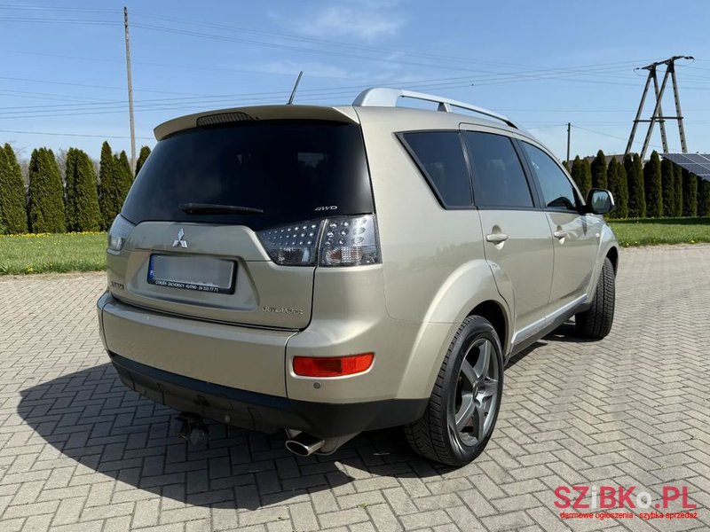 2008' Mitsubishi Outlander 2.4 4Wd Cvt Intense photo #3