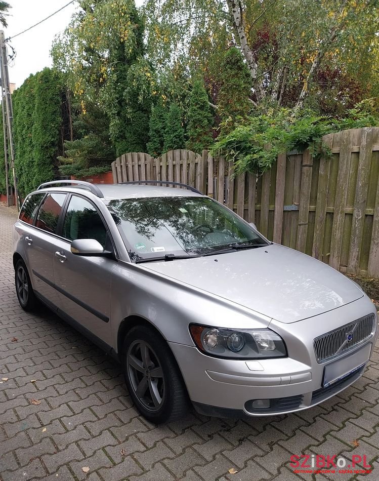 2005' Volvo V50 2.0D photo #2