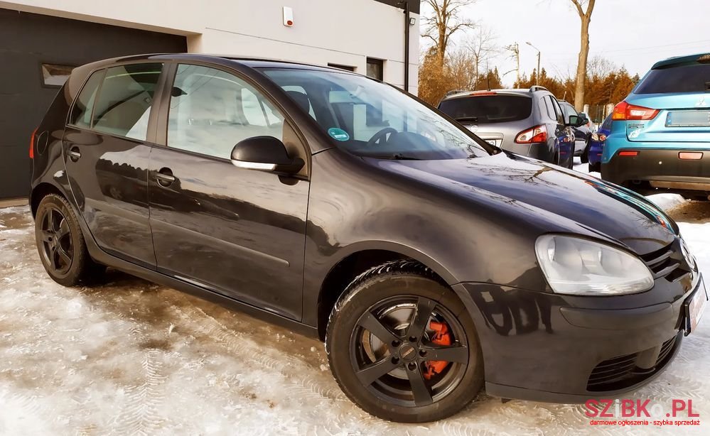 2003' Volkswagen Golf photo #4