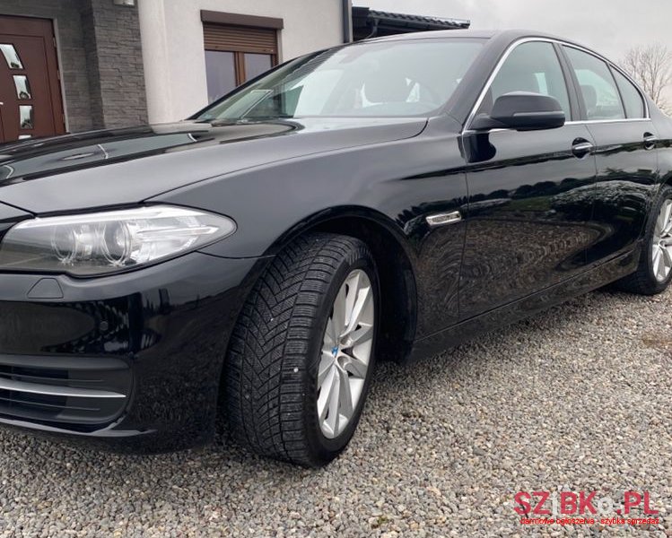 2016' BMW 5 Series 520D Xdrive photo #2