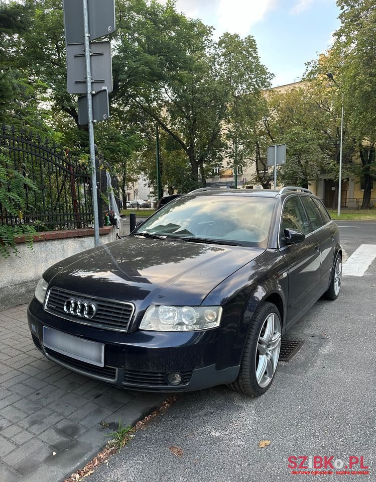 2001' Audi A4 Avant photo #1