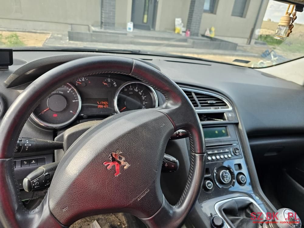 2010' Peugeot 5008 photo #3