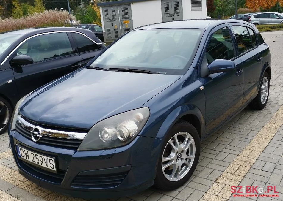 2006' Opel Astra photo #1