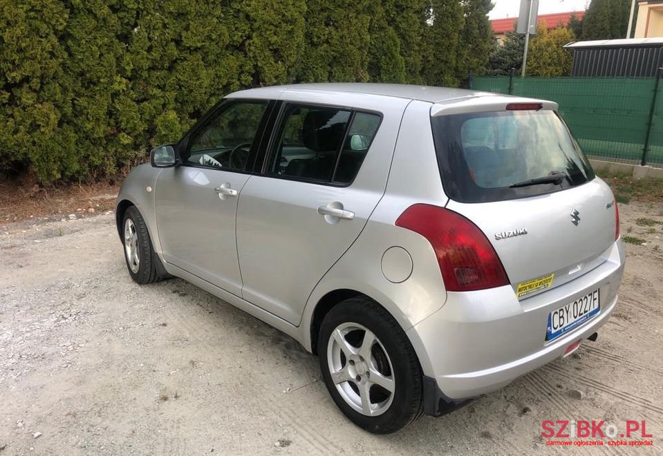 2005' Suzuki Swift photo #5