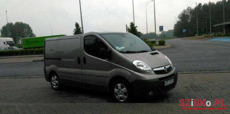 2010' Opel Vivaro photo #1