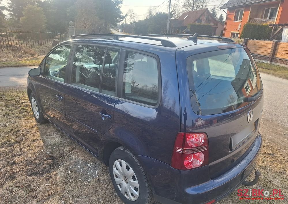 2007' Volkswagen Touran photo #5