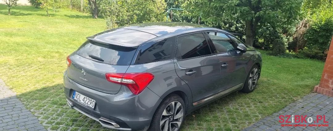 2012' Citroen DS5 photo #5