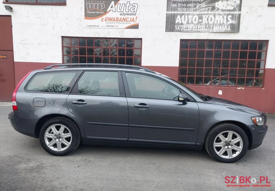 2005' Volvo V50 photo #1