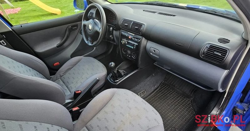 2001' SEAT Leon 1.6 Spirit Cool photo #6