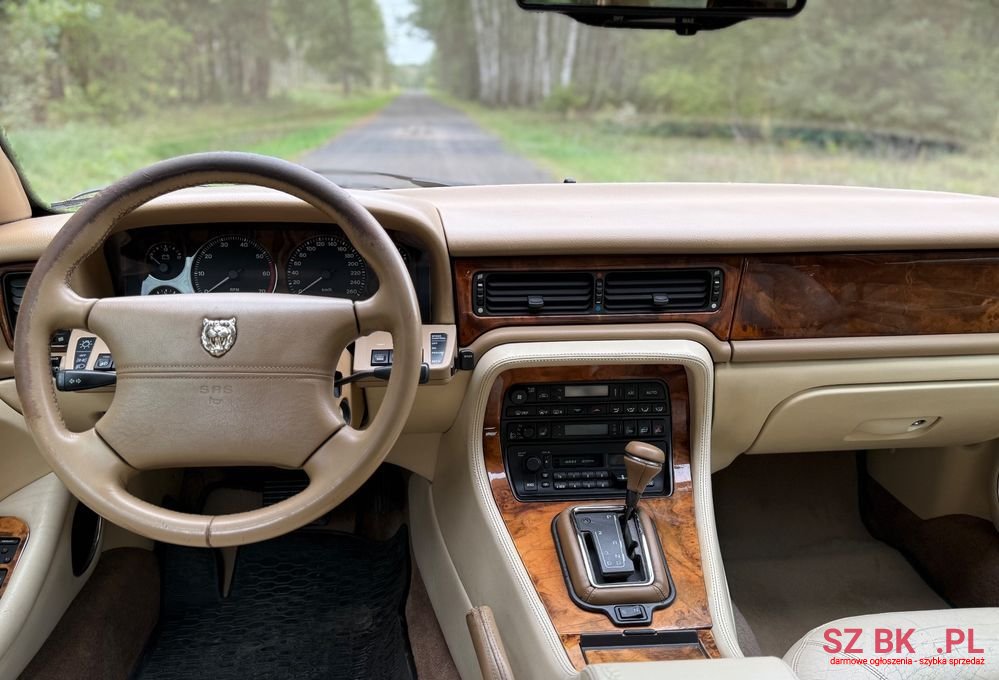 1995' Jaguar XJ photo #5