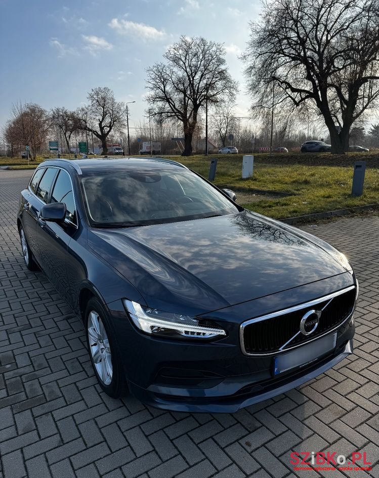 2018' Volvo V90 D3 Geartronic Momentum photo #3