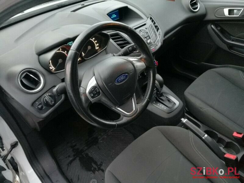 2015' Ford Fiesta photo #4