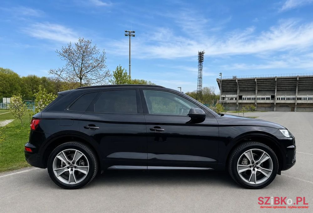 2019' Audi Q5 photo #3