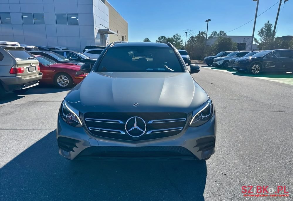 2019' Mercedes-Benz GLC photo #2