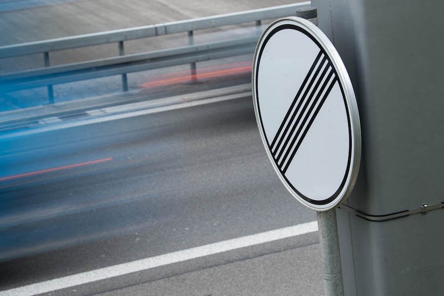 German autobahn speed limit rejected by parliament