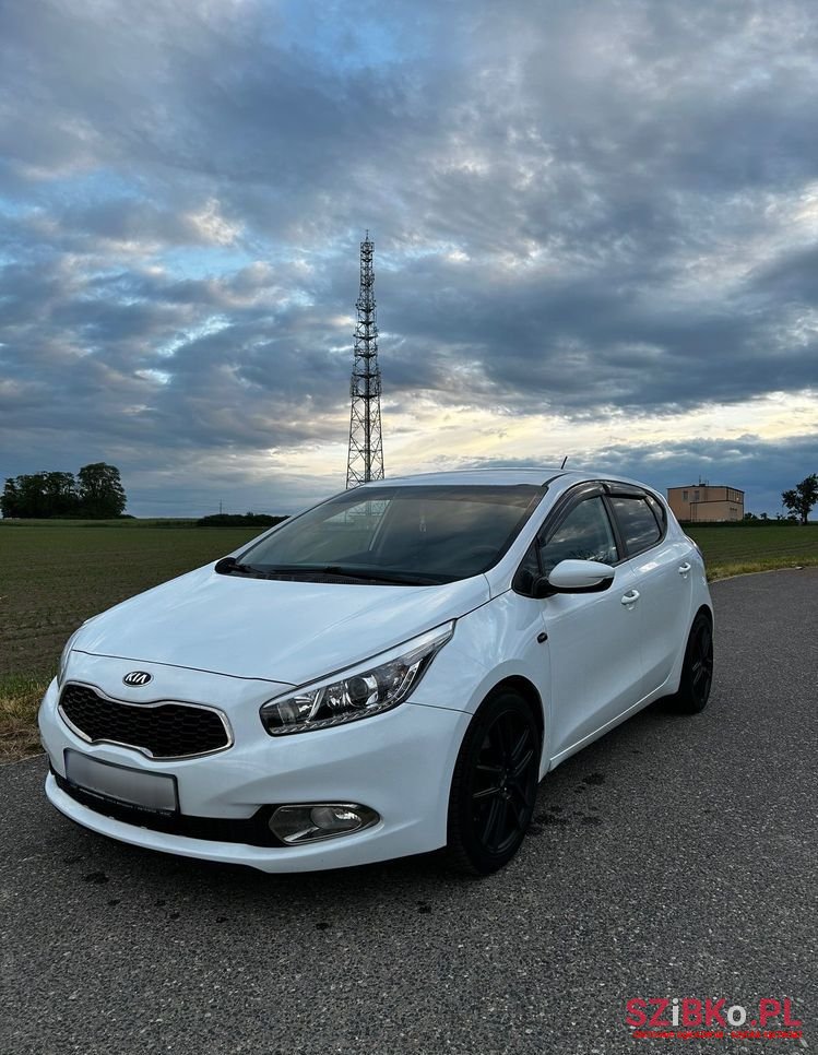 2013' Kia Ceed photo #3