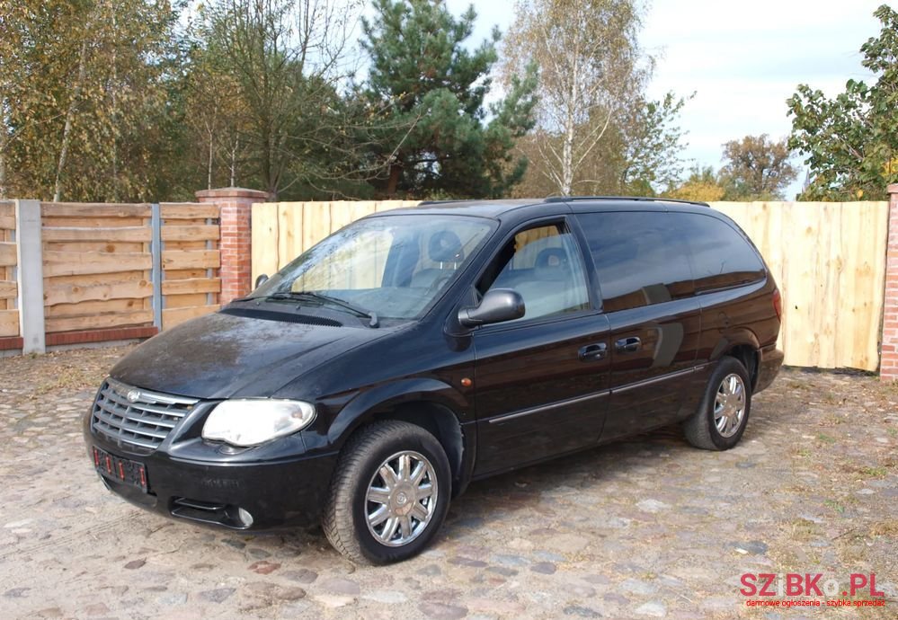 2006' Chrysler Grand Voyager photo #1