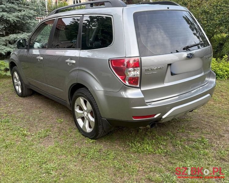 2011' Subaru Forester photo #5