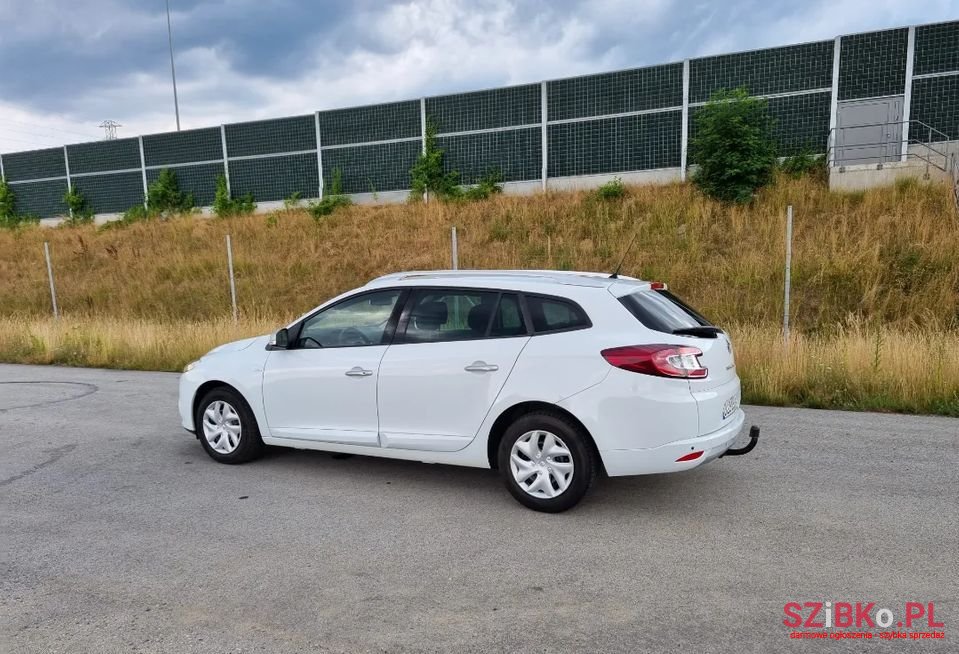 2011' Renault Megane photo #4
