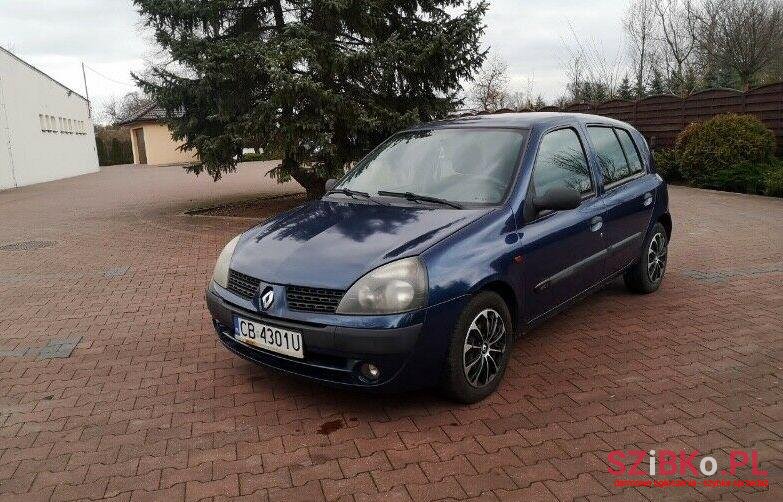 2002' Renault Clio photo #1