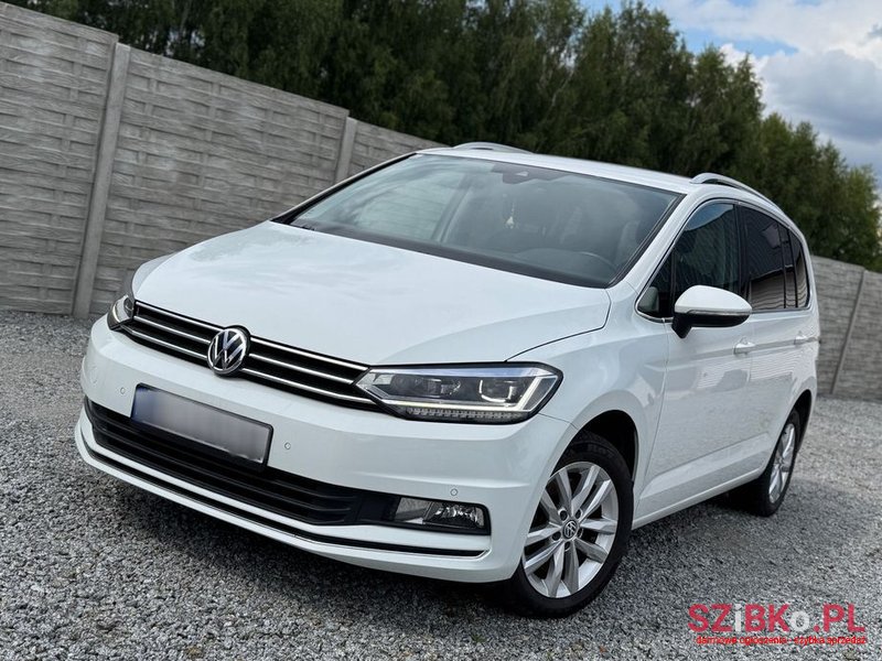 2016' Volkswagen Touran photo #1