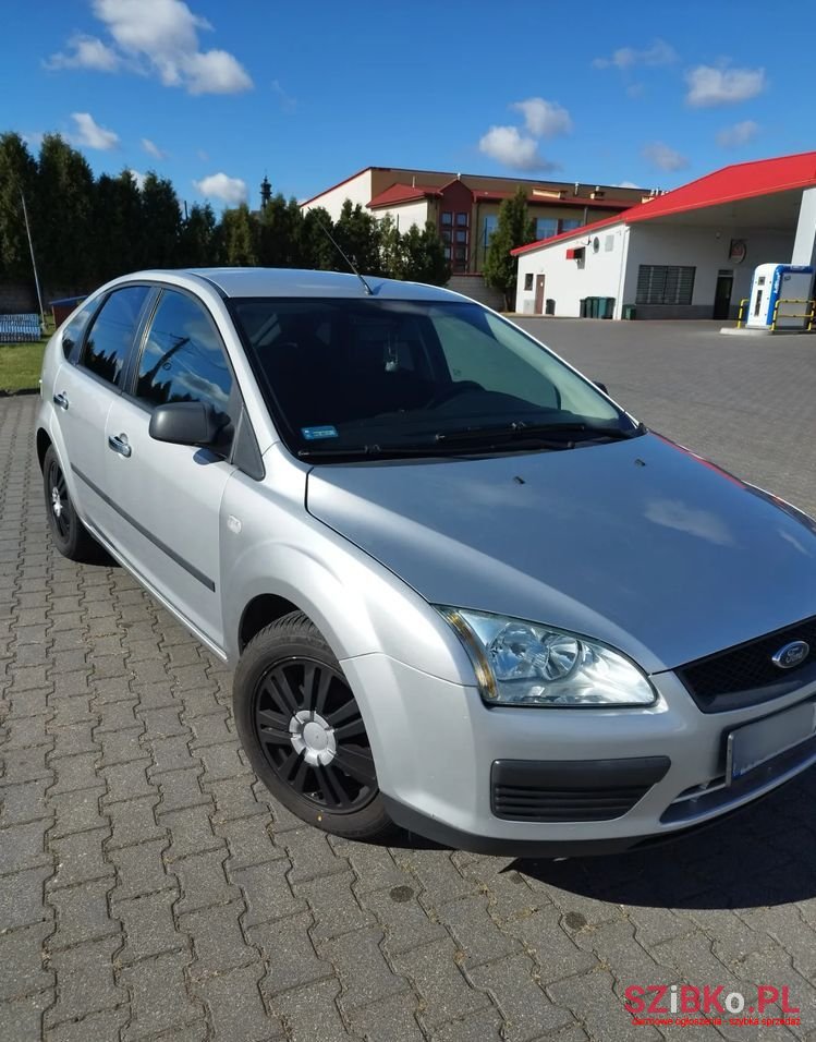 2005' Ford Focus photo #2