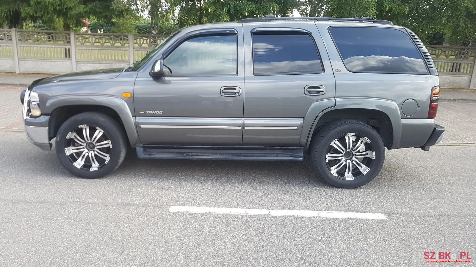 2001' Chevrolet Tahoe photo #4