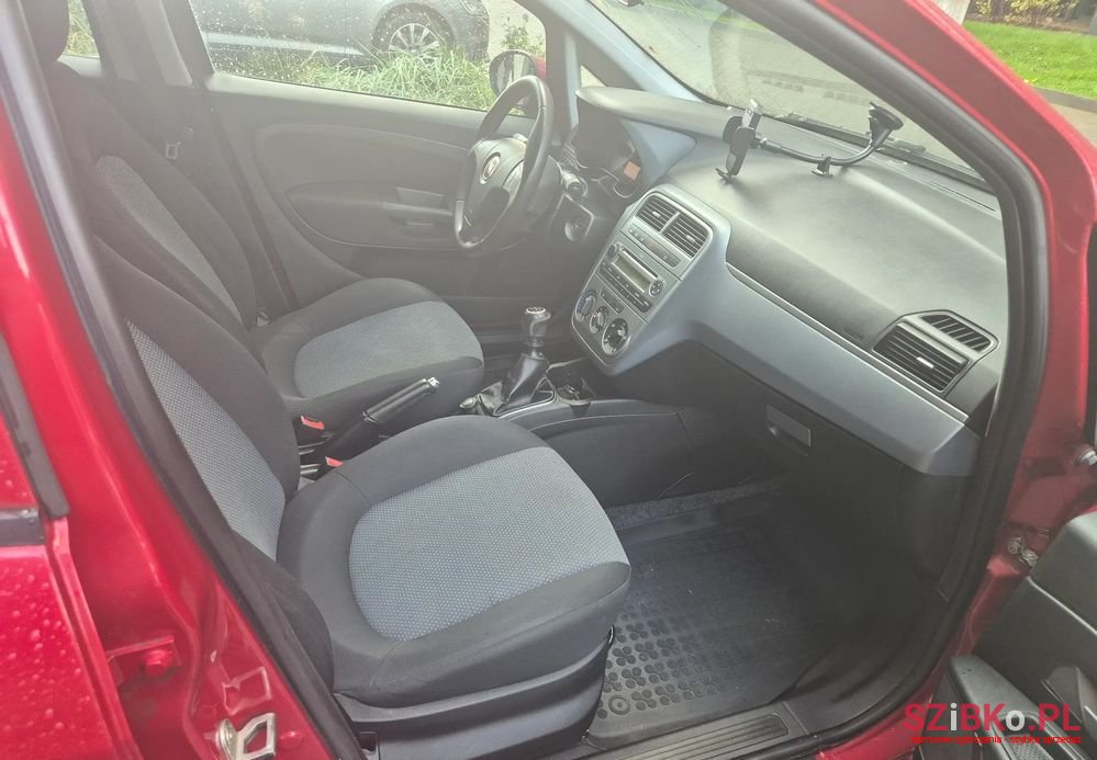 2011' Fiat Grande Punto photo #6