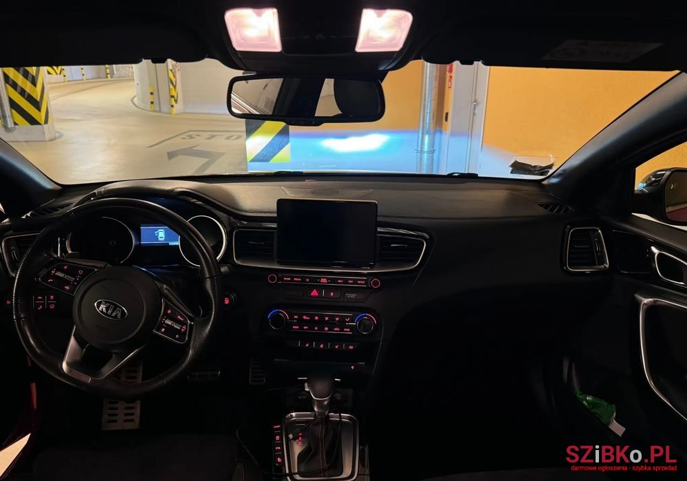 2019' Kia Proceed 1.6 T-Gdi Gt Dct photo #2