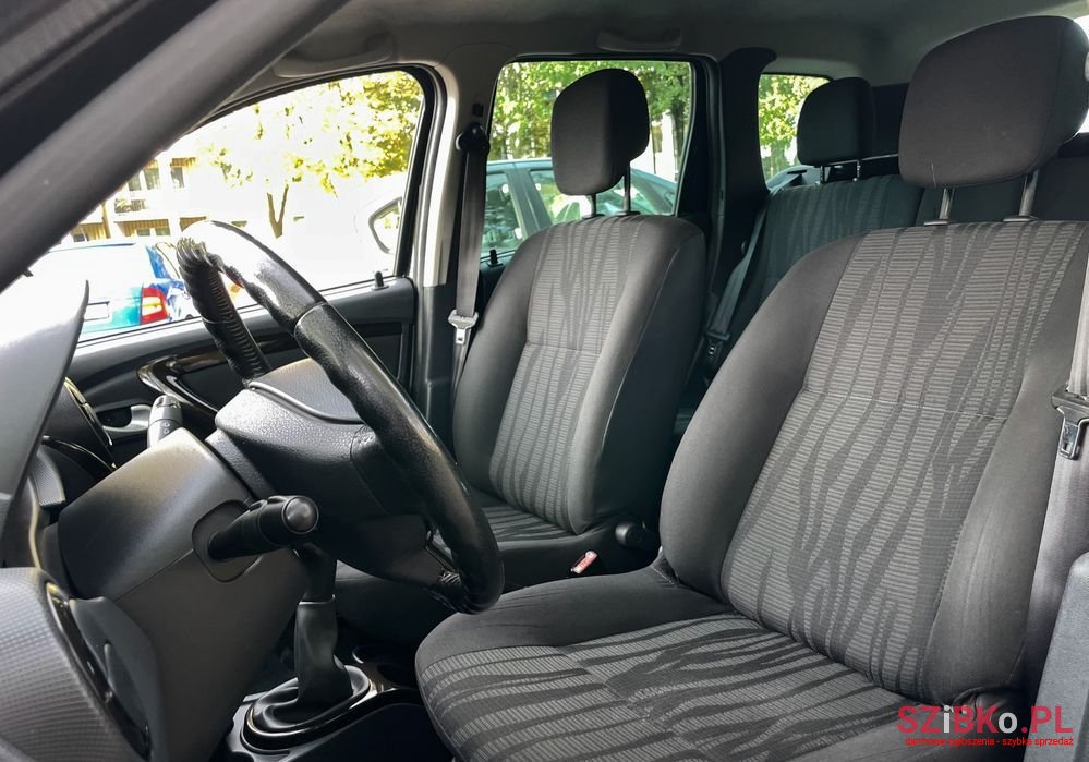 2011' Dacia Duster 1.6 Laureate photo #6