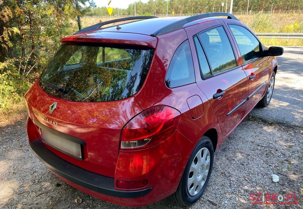 2008' Renault Clio photo #3