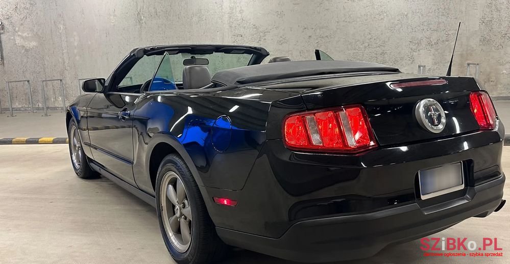 2010' Ford Mustang 4.0 V6 Premium photo #6