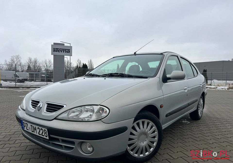 2002' Renault Megane photo #1