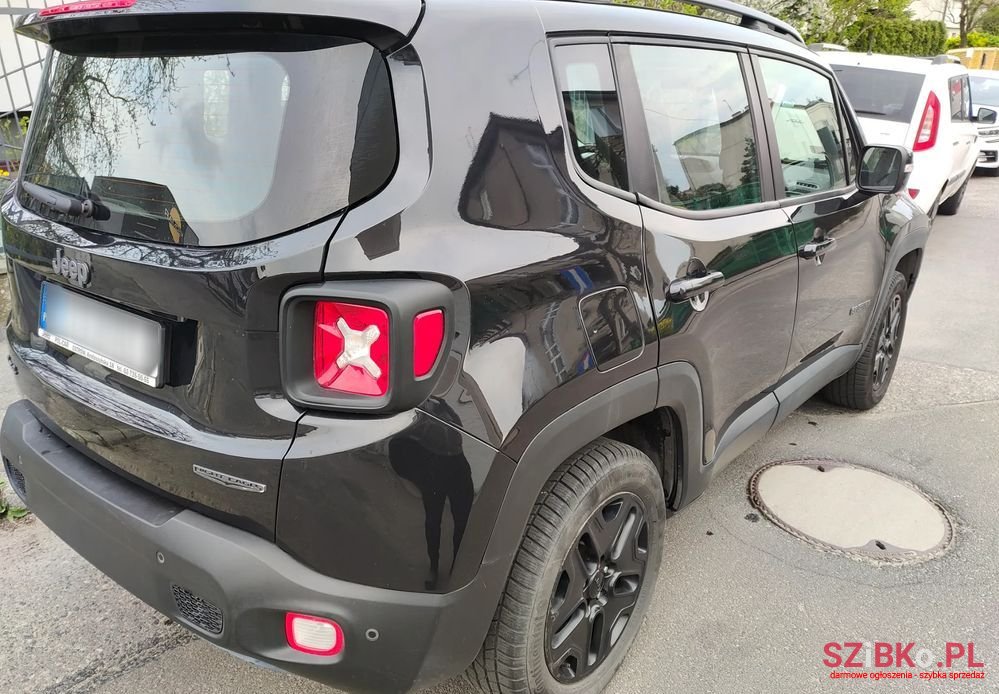 2016' Jeep Renegade photo #5