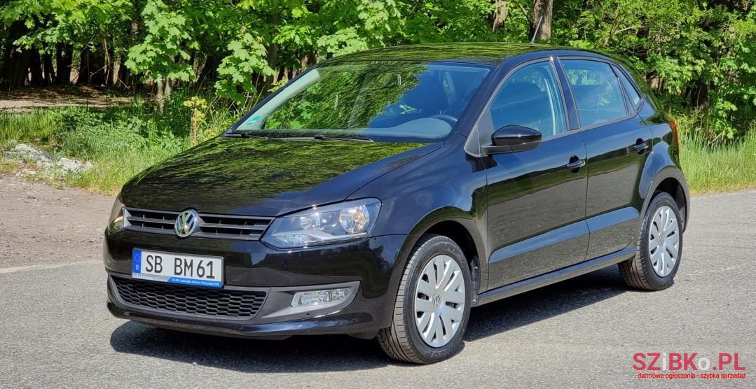 2011' Volkswagen Polo photo #2