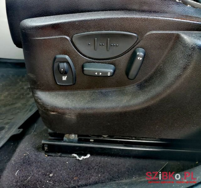 2010' Renault Scenic photo #6