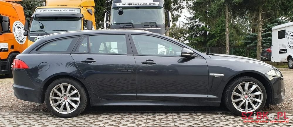 2014' Jaguar XF photo #6