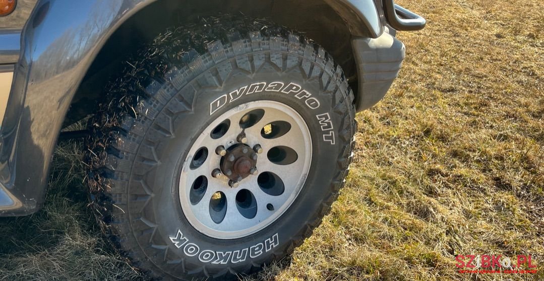 1992' Mitsubishi Pajero photo #3