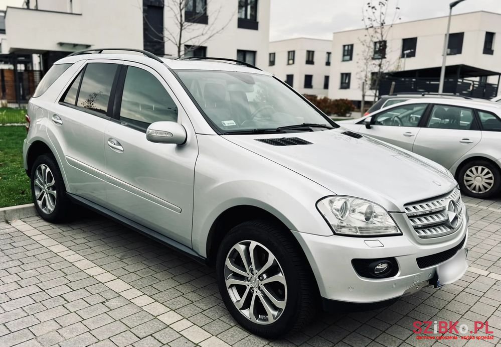 2008' Mercedes-Benz Ml 320 Cdi 4-Matic photo #2