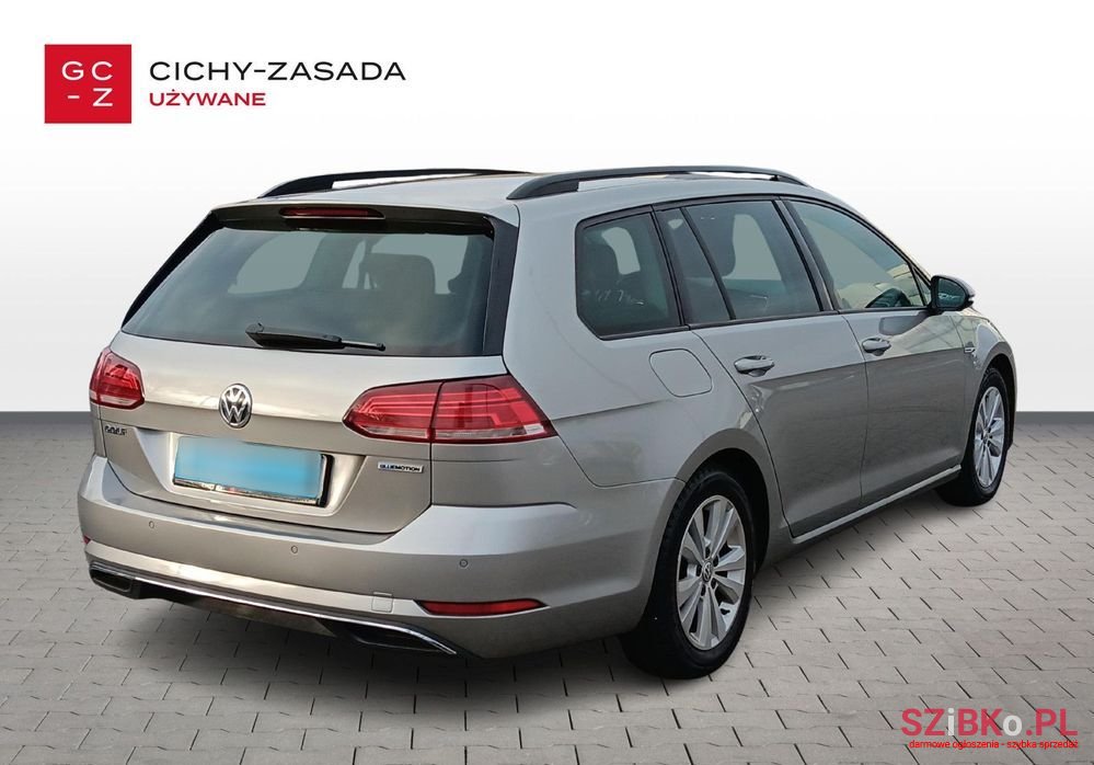 2019' Volkswagen Golf photo #5