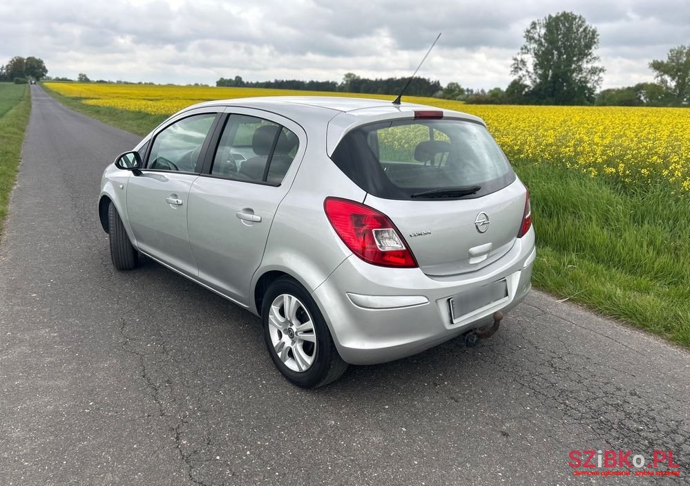 2011' Opel Corsa 1.2 16V Cosmo photo #5